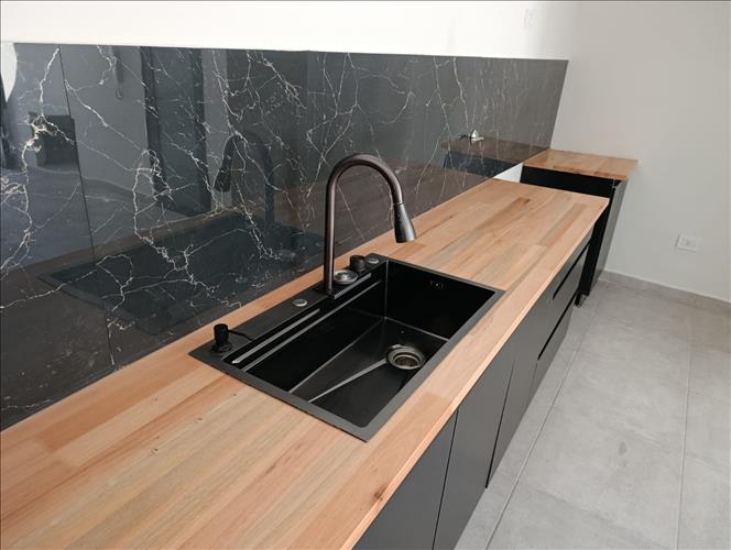 Por cuenta y orden de terceros